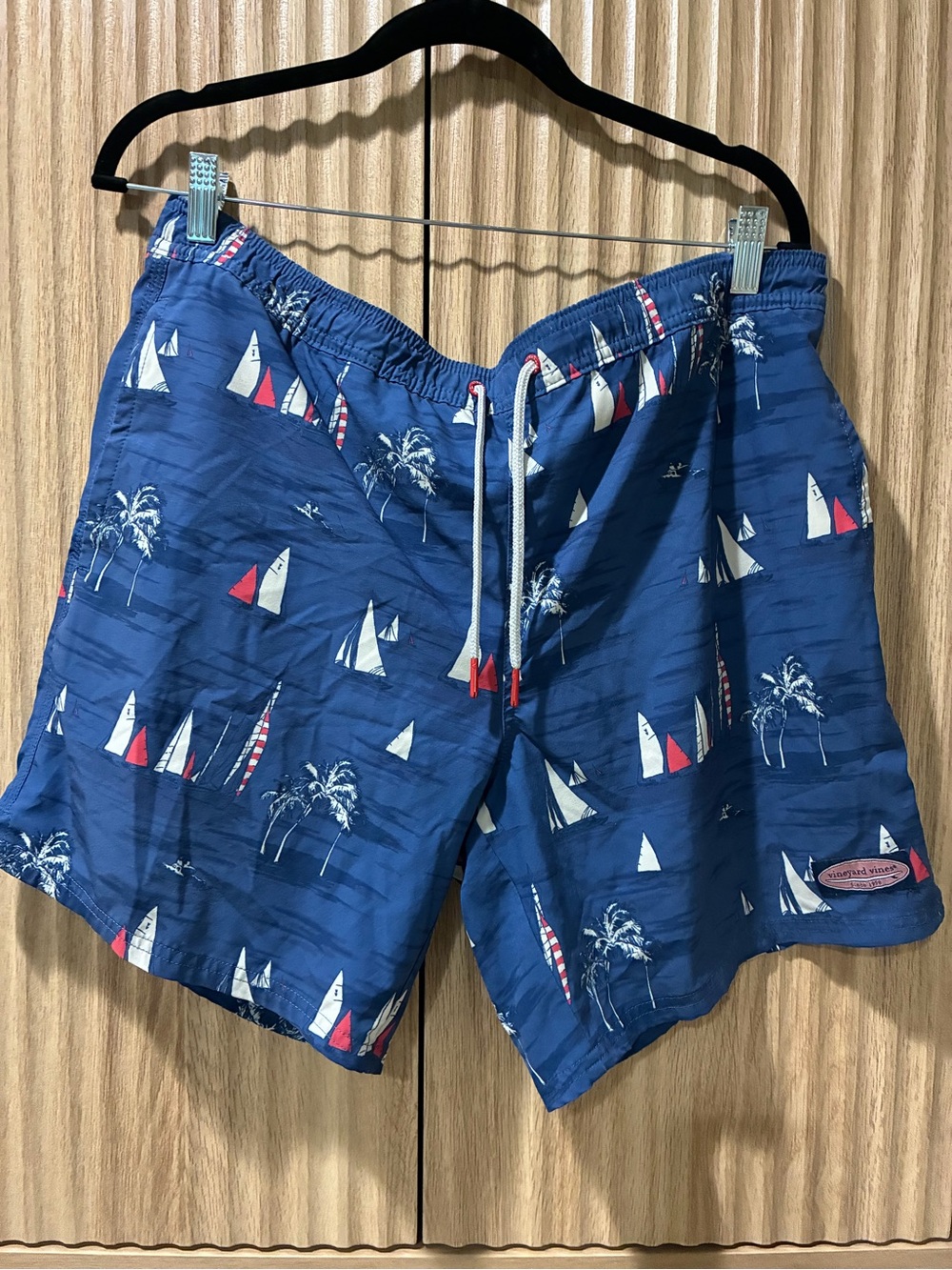 Men’s Vineyard Vines Blue Sailboat & Palm Print Swim Trunks